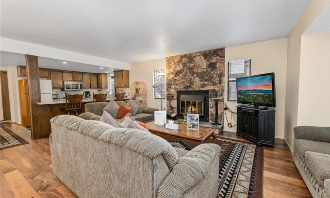 Summit Estates Apartment | Summit X-ross Roads by Big Bear Cool Cabins