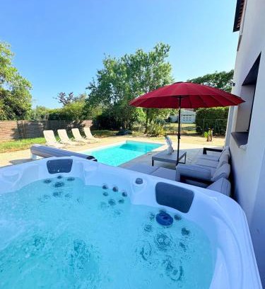 Teyran Villa | Sumptuous luxury villa with pool and jacuzzi