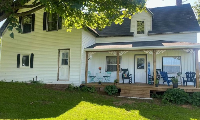 Richmond Other | Sun and Stars farmhouse, North Cape Coastal drive
