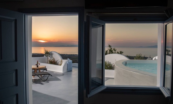 Finikia Hotel | Sun Angelos Oia - Luxury Cave Suites
