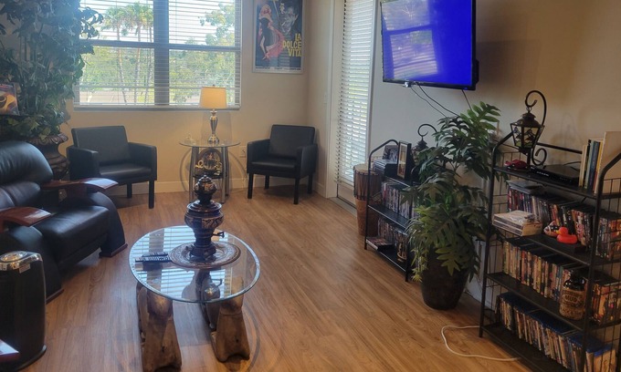 Laguna Hills Apartment | Sun, Beach, Southern California Living.