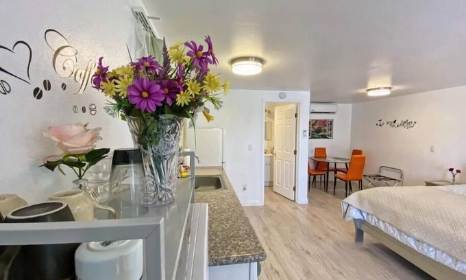 Pahrump House | Sun Cabin #2 near death valley Studios