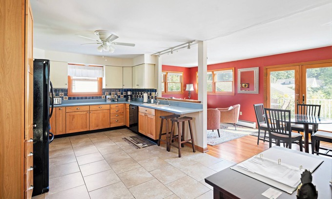 Lenox Dale House | Sun Filled Lenox Retreat - Minutes to Tanglewood!