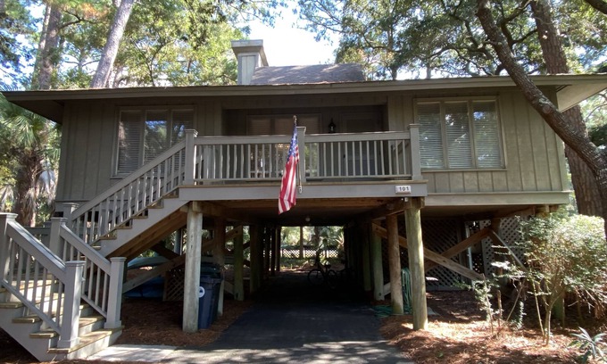 West Beach Villa | Sun Fun Cottage at Kiawah Island - Inlet Cove - closest property to the beach.