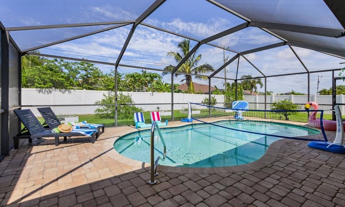 Pelican House | Sun, Fun & Relaxation Await with Heated Pool, Lanai & Spacious Comfort – K La Vie - Roelens