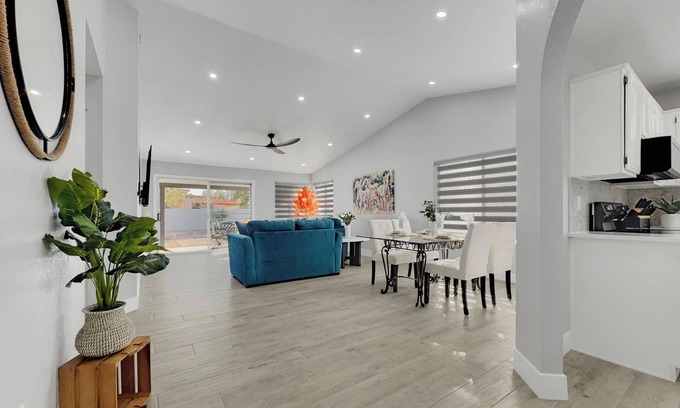 Oakwood House | Sun Lakes 40+ Putting Green, Amenities Galore! Season Special!.
