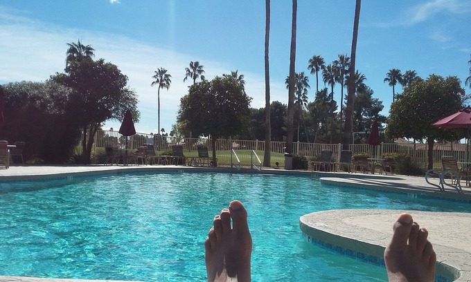 Chandler House | Sun Lakes 45 yrs and over in Chandler AZ. with free golf cart.