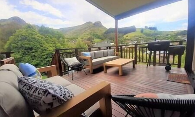 Christchurch District House | Sun Sea and Panoramic Views in a New Build Home