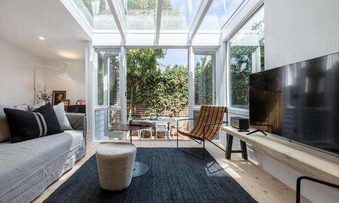 Richmond House | Sun-Soaked Luxury Terrace Minutes from the MCG