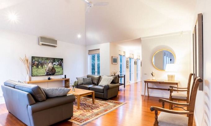 Richmond House | Sun-Soaked Sanctuary in the heart of Richmond