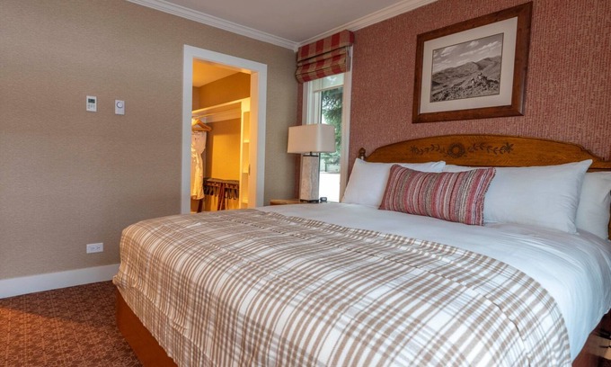 Elkhorn Hotel | Sun Valley Resort, Two Bedroom Lodge Apartment