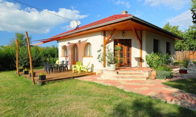 Balatonszemes House | Sundance by Interhome