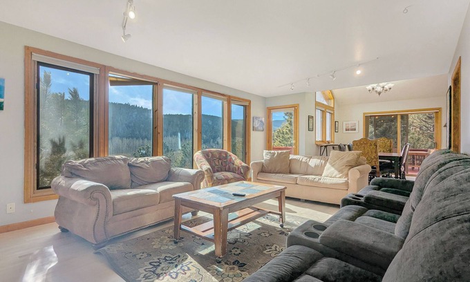 Nederland House | Sundance Sanctuary - 5 bed, 2 bath house with mountain valley views