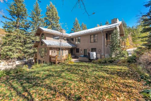 Sundance House | Sundance Splendor- 5-Bed Cabin Oasis with Majestic Mountain Views