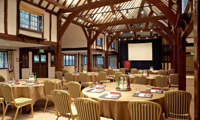 Box Hill Hotel | Sunday Box Hill Burford Bridge Hotel