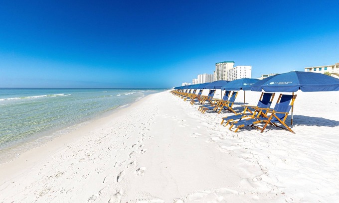 Destin Condo | Sundestin 518 2 BR Beachside with Free Beach Service for 2 for June and July 202