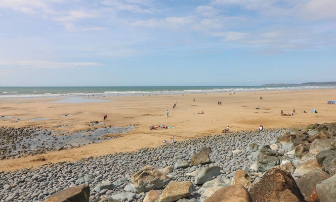 Braunton House | SUNDIAL, pet friendly, character holiday cottage in Braunton