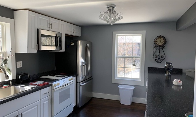 Grosse Ile House | Sundown Waterfront Carriage House