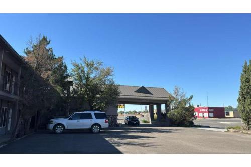 Forsyth Hotel | Sundowner Inn by Capital O Forsyth I 94