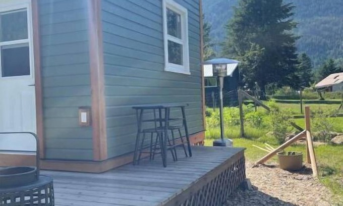 Crescent Valley Cottage | Sunflower Cottage - a walk away to the waterfall or beach