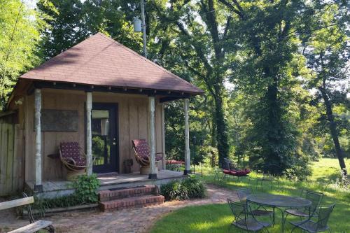 Clarksdale House | Sunflower Cottage on the River