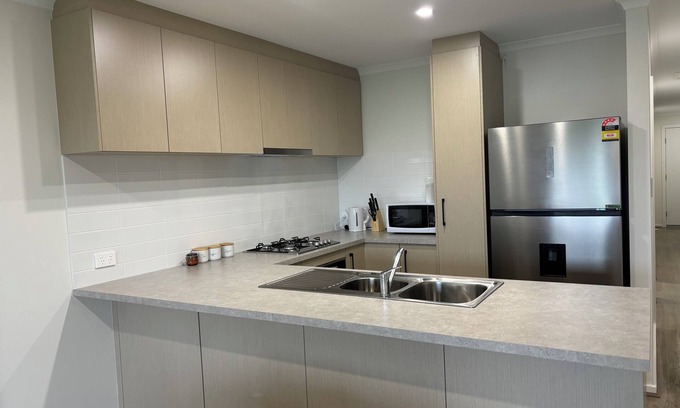 Munno Para House | Sunflower Homes: Light and Easy Space