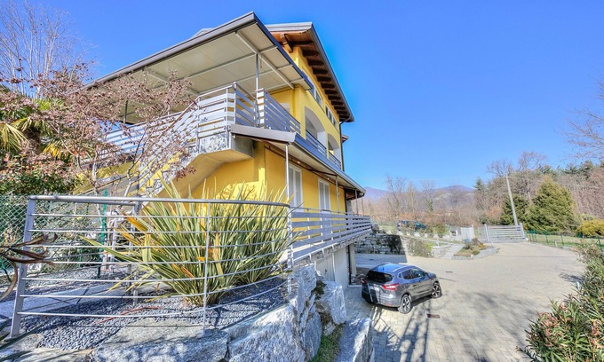 Arolo Apartment | Sunflower Terrace, Leggiuno, Italy