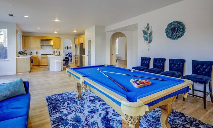 Antioch House | SUNKISSED SPACIOUS 5BD HOME W/ POOL TABLE & BBQ