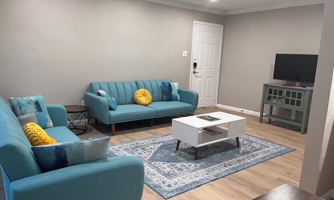 Riverside Condo | Sunlit and Modern Austin TX Condo . 7 minutes from Historic South Congress & DT
