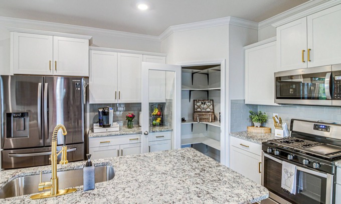 Lake Wylie House | Sunlit Lake Wylie Townhouse: 10 Mi to Carowinds!