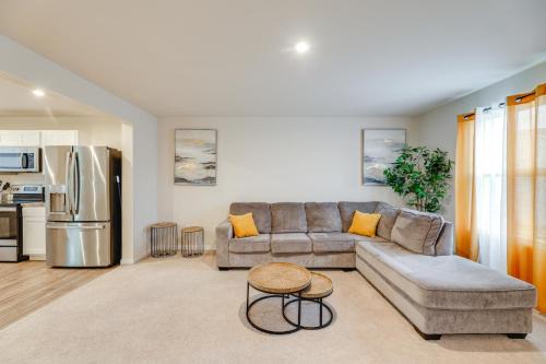 Milford House | Sunlit Milford Townhome Less Than 2 Mi to Riverwalk!