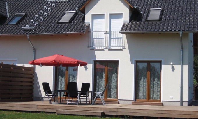 Kamminke House | SÜNN & BRIES directly on the beach: large house with fenced garden+kayaks+DSL