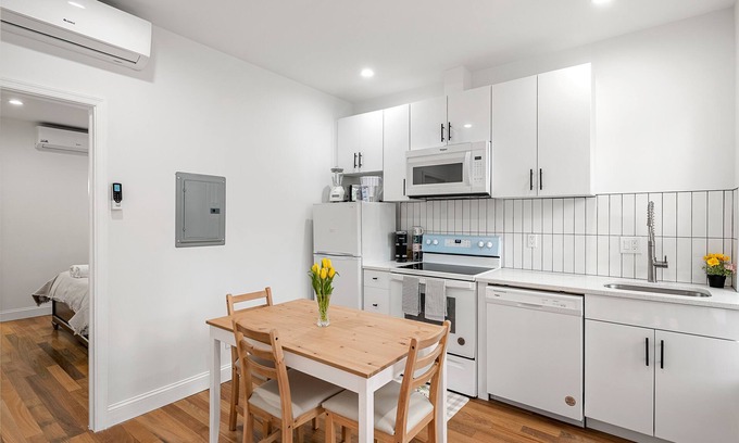 Powelton Village Apartment | SUNNY 1B1B WALK 2 UPENN, DREXEL, CHOP, HUP, MUSEUM