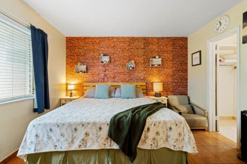 Downtown Hollywood Apartment | Sunny 1BR Hollywood Retreat – Pet Friendly
