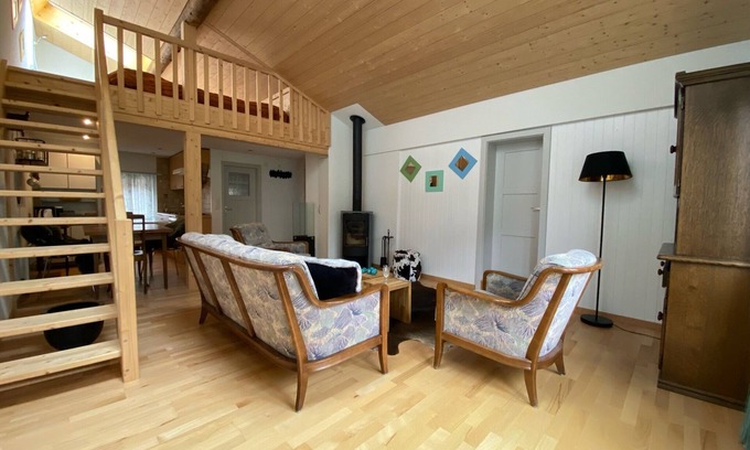 Wiler Condo | Sunny 2.5 room duplex vacation apartment in the Lötschental.