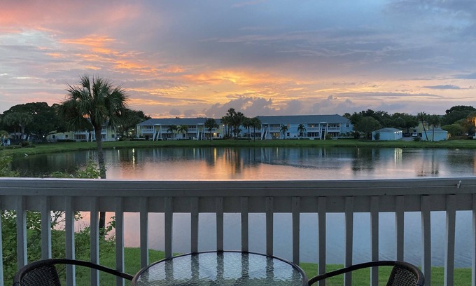 Coquina Key Condo | Sunny and spacious waterfront condo with a beautiful view