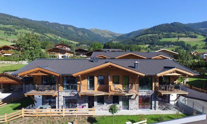 Walchen Apartment | Sunny apartment close to Zell am See with terrace