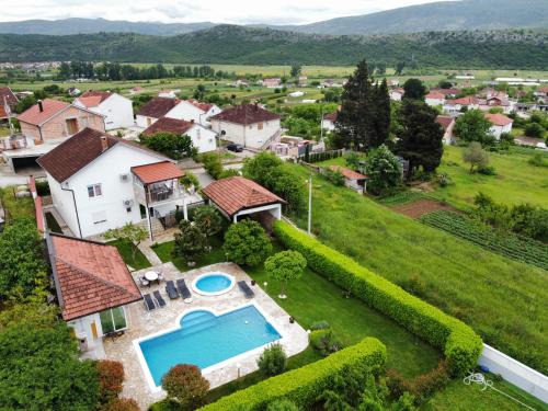 Zavala Apartment | Sunny Apartment with swimming pool Stolac