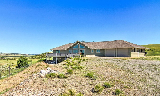 Sweet Grass County House | Sunny Big Timber Retreat w/Spacious Deck!