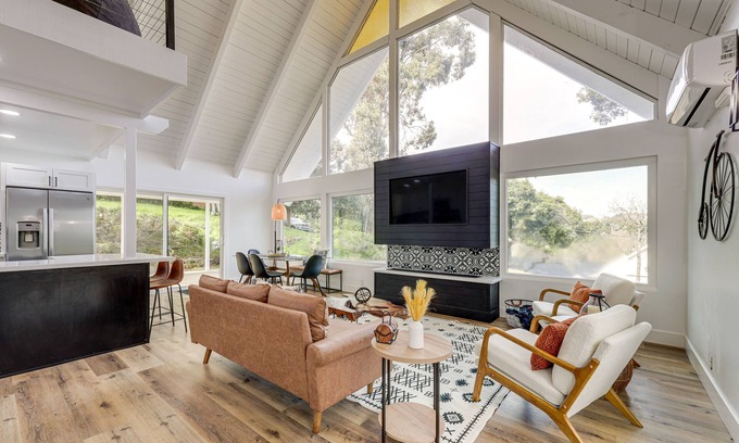 Atascadero House | Sunny California Retreat w/ Balcony, Near Beaches!