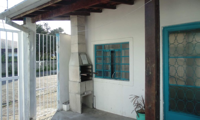 Ipiranga House | Sunny chales-House 1 bedroom - pet ok - Martin Sá Wi Fi - 350 mts beach air cond