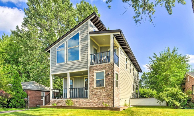 Clawson House | Sunny Clawson Home w/Yard - Walk to Main St!