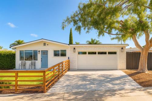 North Clairemont House | Sunny Coastal Escape Large 3br Home Sleeps 8