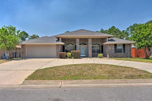 Navarre House | Sunny Coastal Getaway 5 Mi to Navarre Beach!