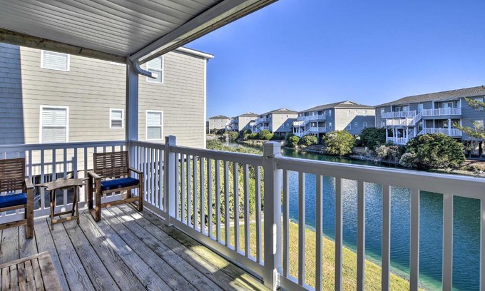 Ocean Isle Beach Apartment | Sunny Condo - Private Ocean Isle Beach Access!