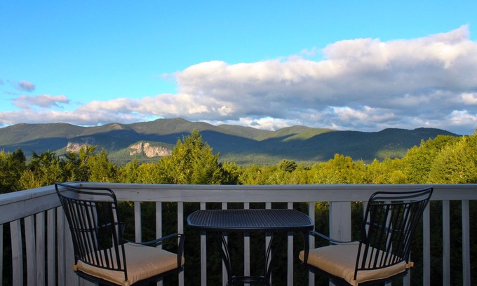 Intervale Condo | Sunny Condo w/Outlet Shops, Expansive Mountain, Valley Views Near North Conway