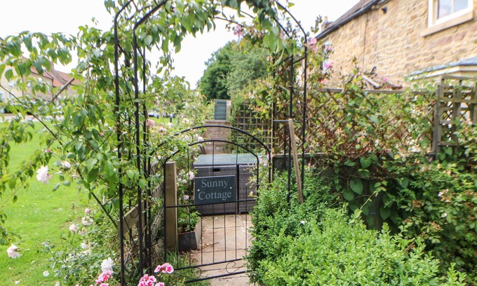 Staindrop Cottage | Sunny Cottage