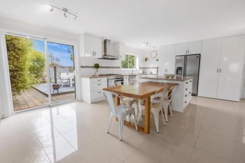 Paynesville House | Sunny Cove