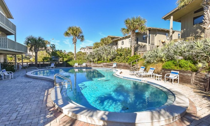 Sea Dunes Apartment | Sunny Daze Sea Dunes Townhome - Pool - Green Turtle B6 Down