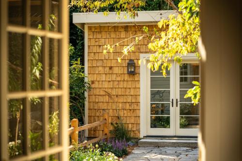Monte Rio House | Sunny Designer Retreat with Gym & Game Room